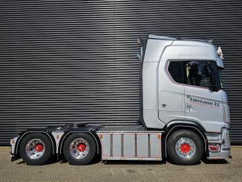 Scania R590 V8 6X4 / 2 TANKS / NL TRUCK! 80T